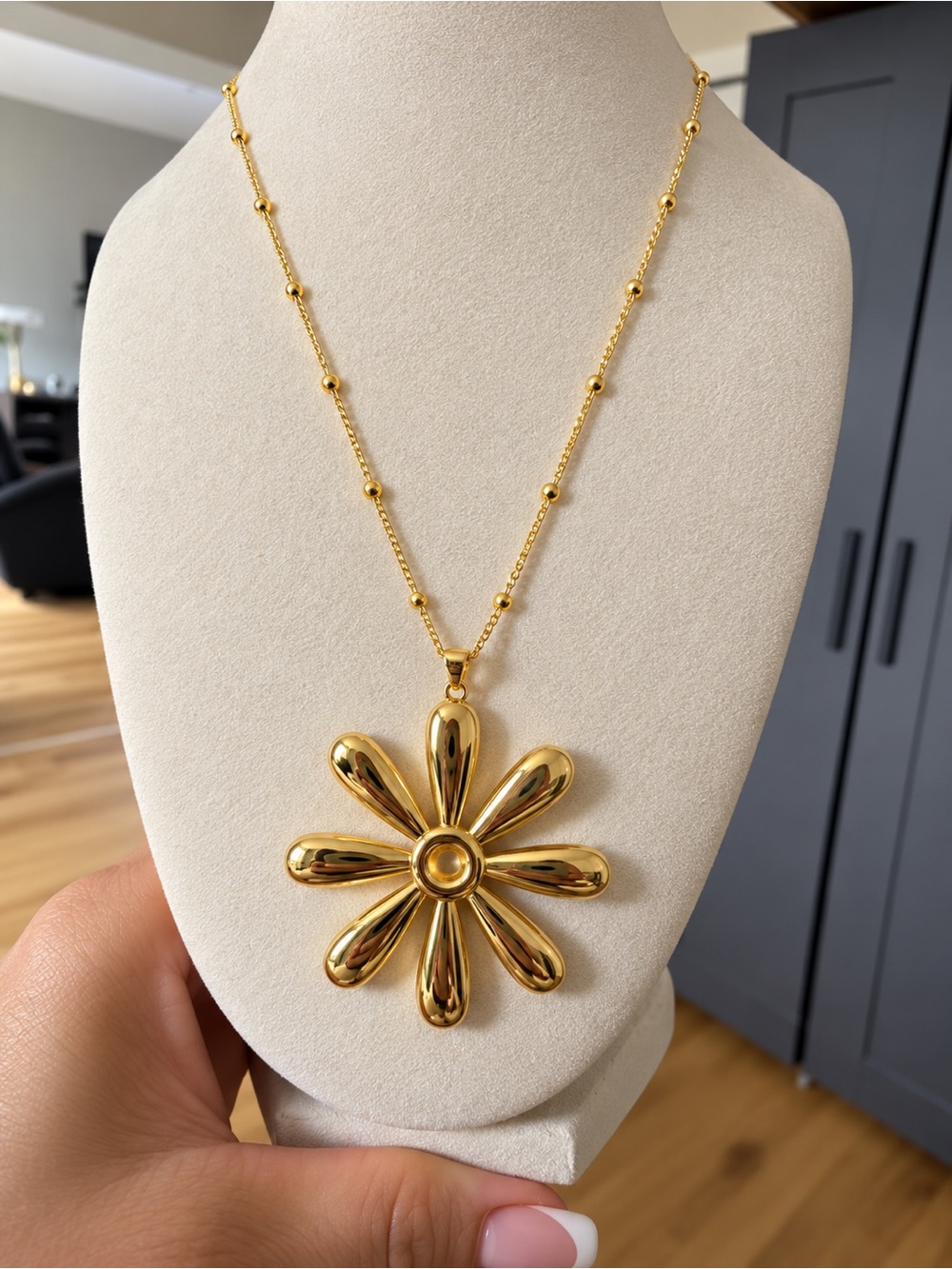 Gold Floral Pendant Necklace - Women Jewelry